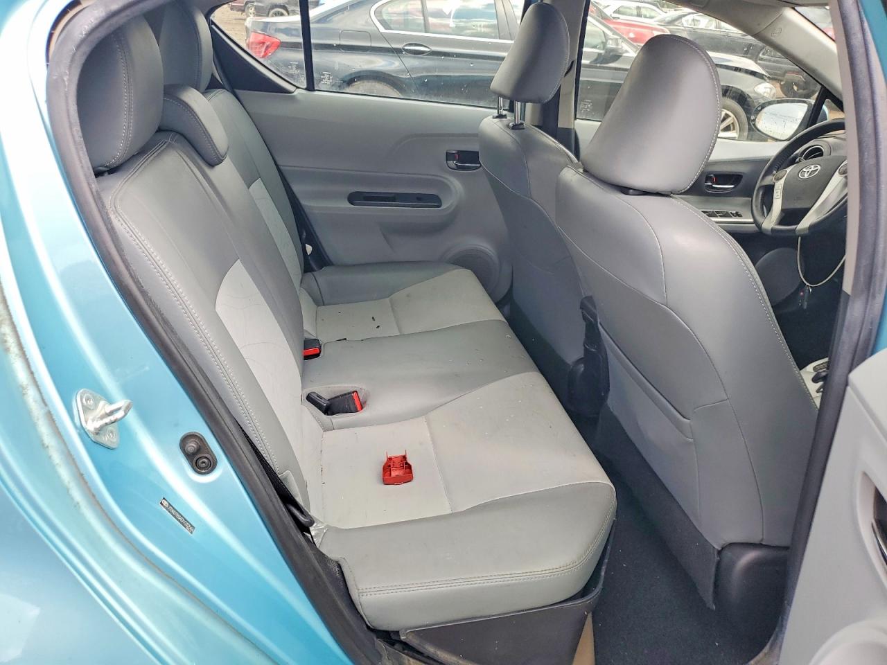 2013 TOYOTA PRIUS C FOUR photo 10
