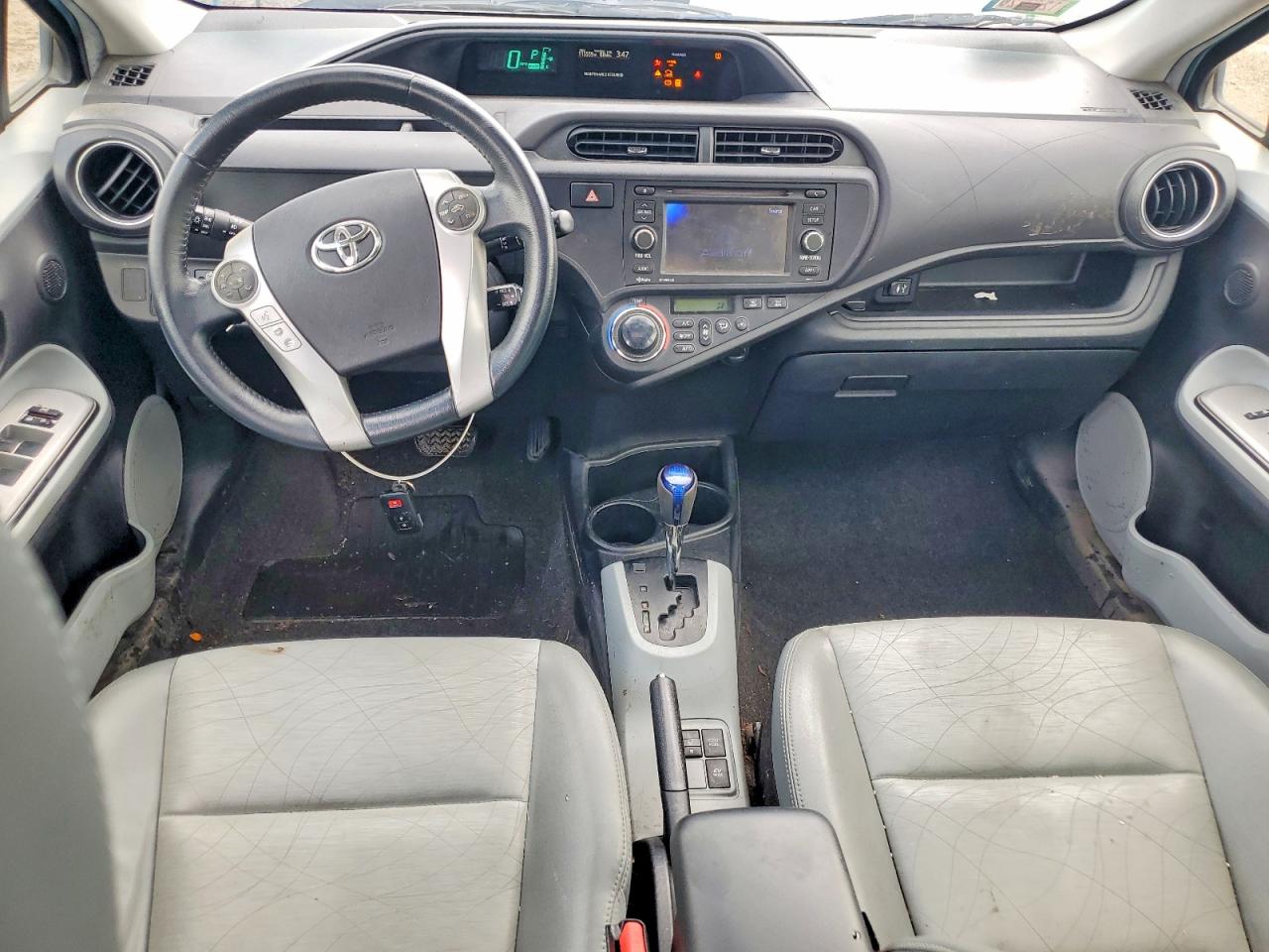 2013 TOYOTA PRIUS C FOUR photo 8