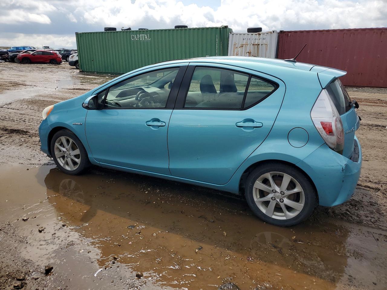 2013 TOYOTA PRIUS C FOUR photo 2