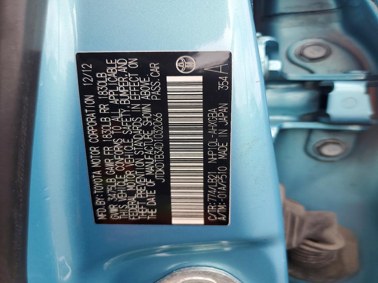 2013 TOYOTA PRIUS C FOUR photo 12