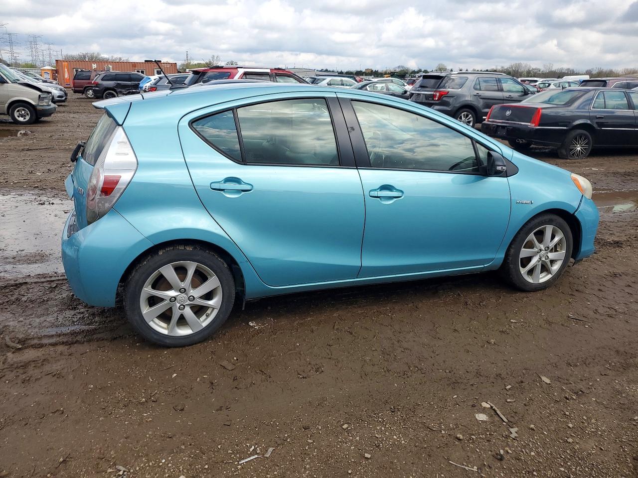 2013 TOYOTA PRIUS C FOUR photo 3
