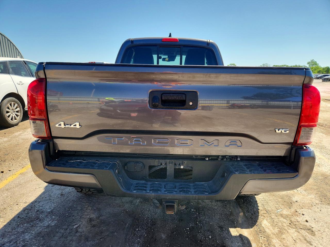 2022 TOYOTA TACOMA SR5 V6 photo 11