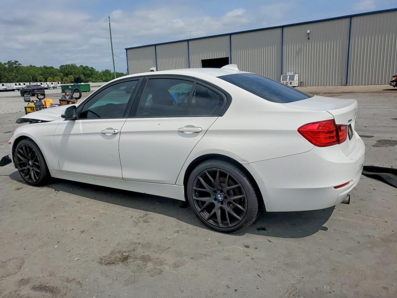 2014 BMW 320 I XDRIVE photo 3