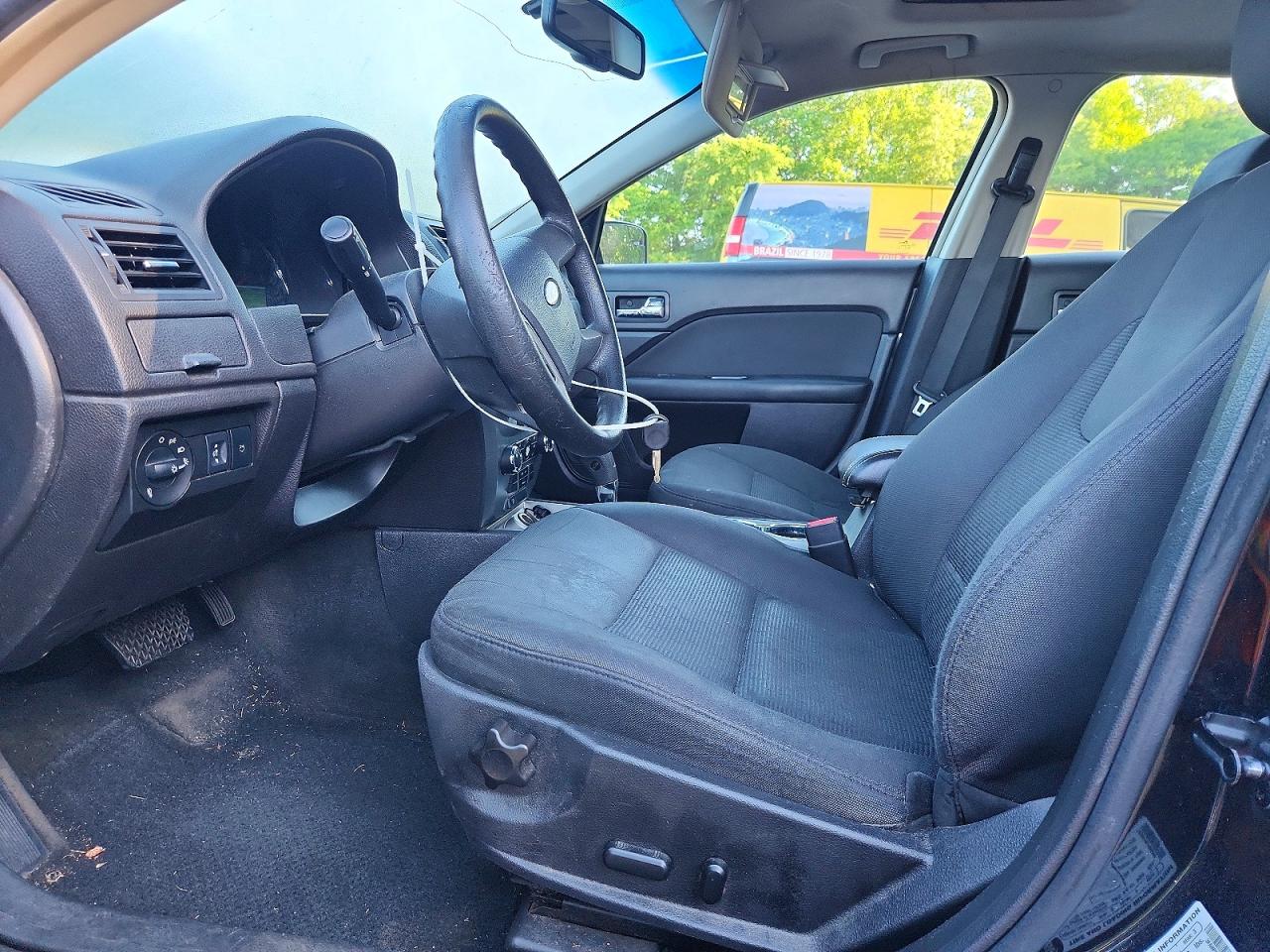 2011 FORD FUSION SE photo 13
