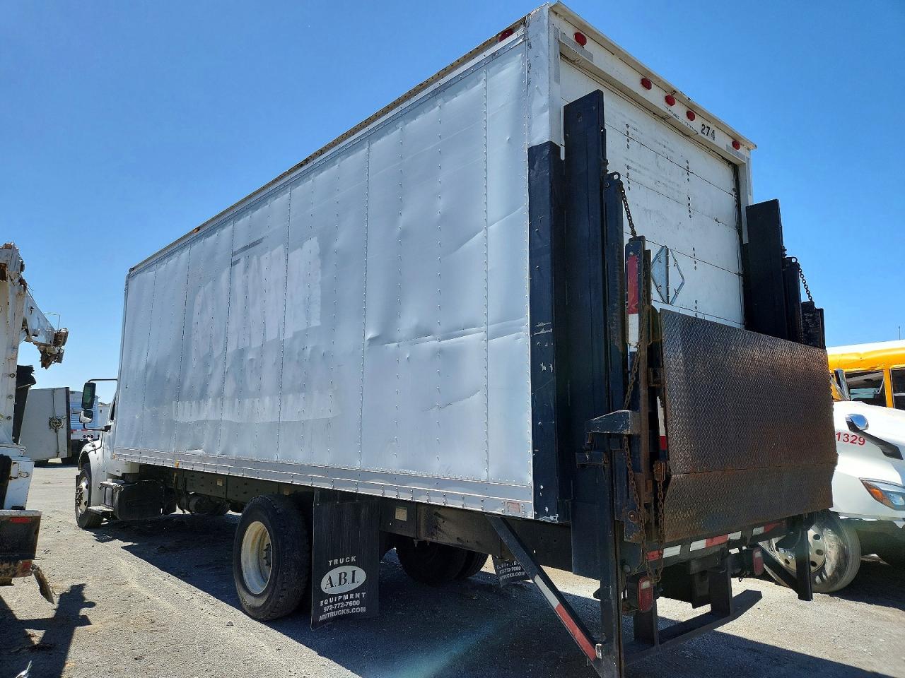 2012 FREIGHTLINER BUSINESS CLASS M2 BOX TRUCK photo 3