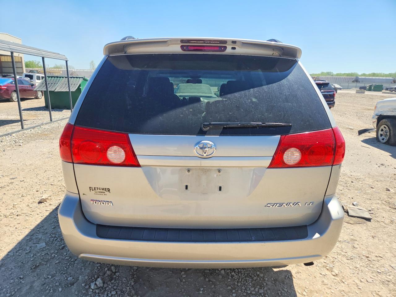 2008 TOYOTA SIENNA LE 7-PASSENGER photo 6