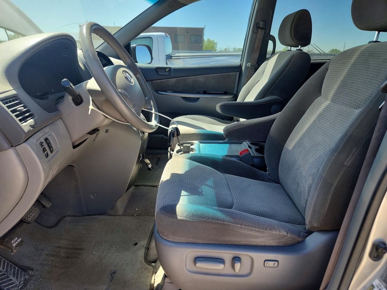 2008 TOYOTA SIENNA LE 7-PASSENGER photo 7