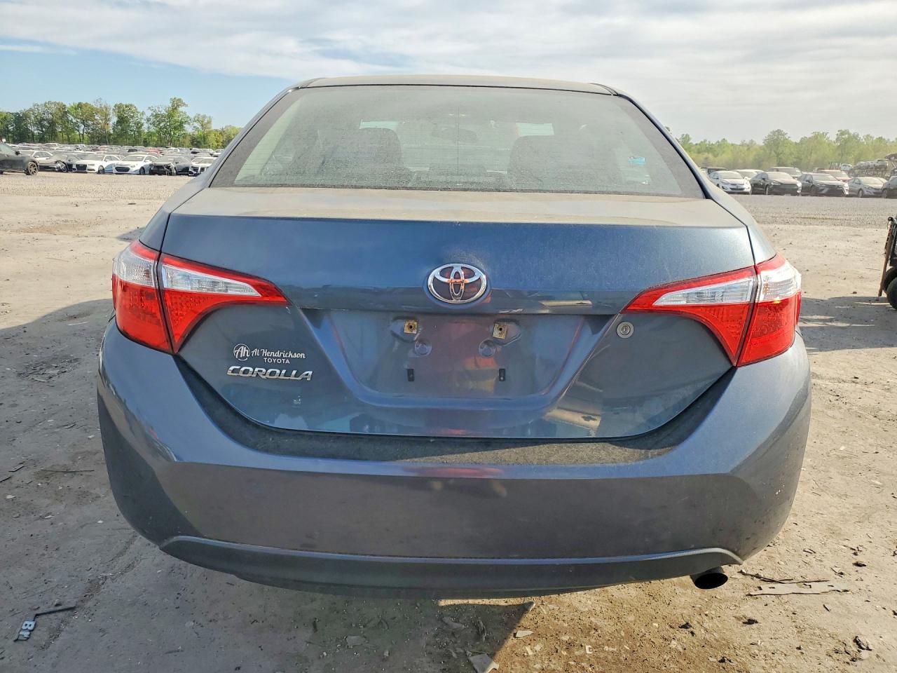 2015 TOYOTA COROLLA L photo 16