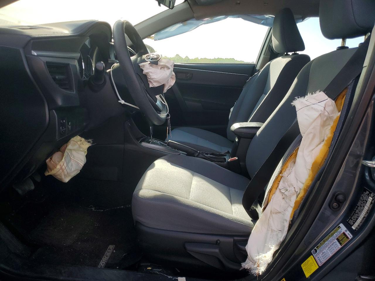 2015 TOYOTA COROLLA L photo 19