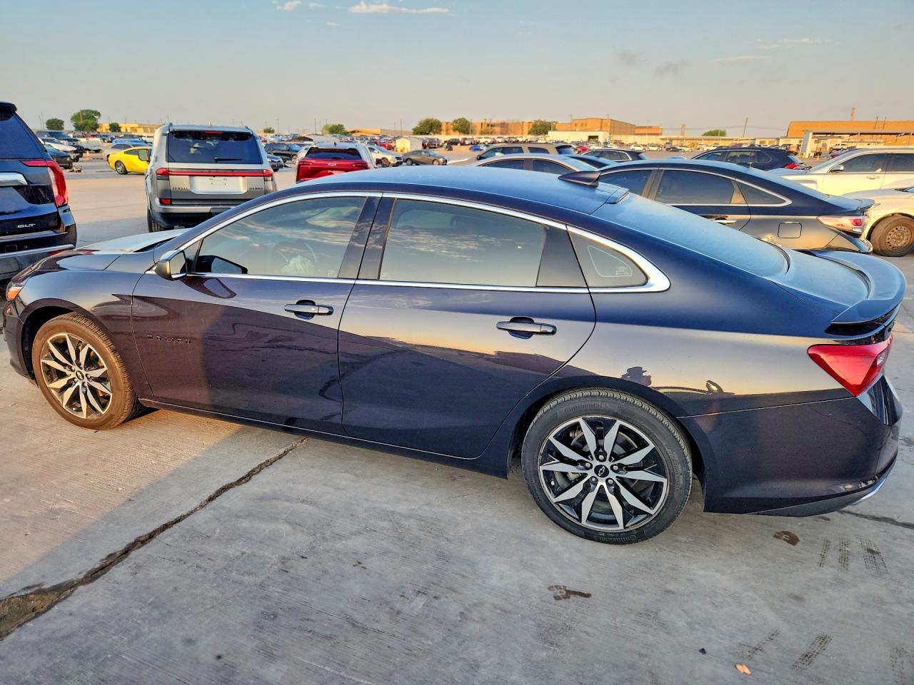2022 CHEVROLET MALIBU RS photo 3