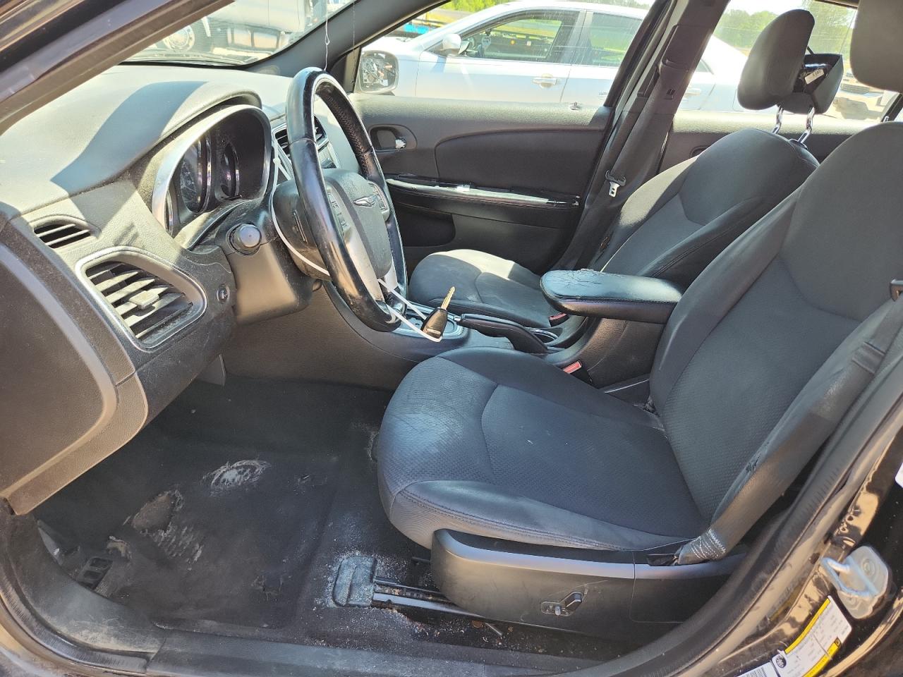 2013 CHRYSLER 200 TOURING photo 19