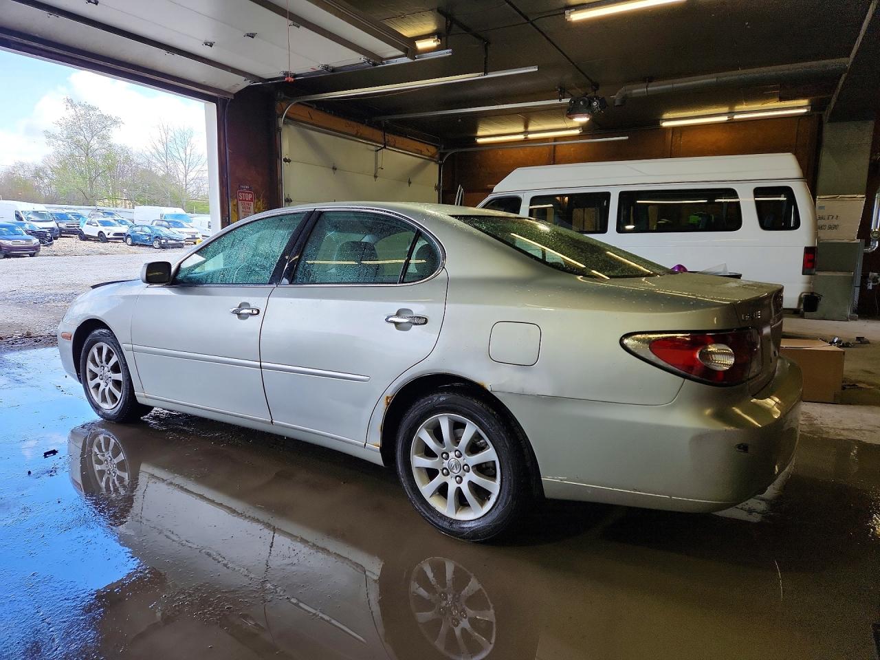2003 LEXUS ES 300 photo 3