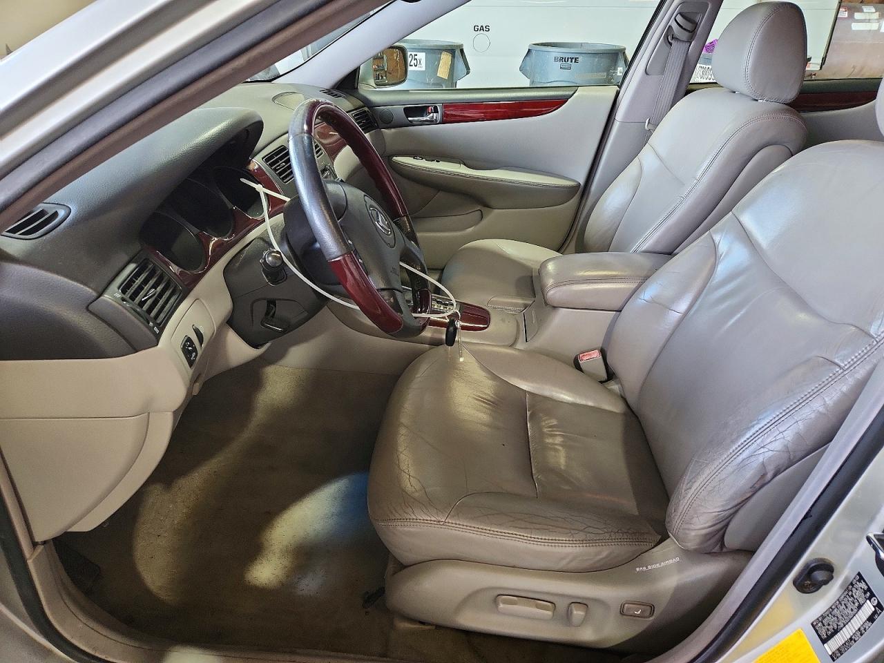 2003 LEXUS ES 300 photo 13
