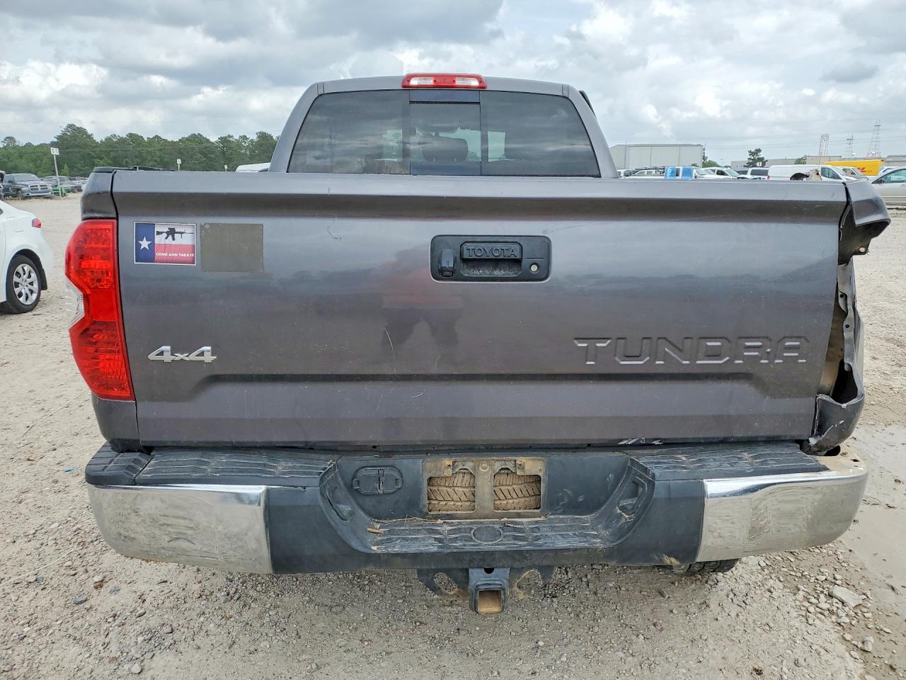2014 TOYOTA TUNDRA SR5 photo 16