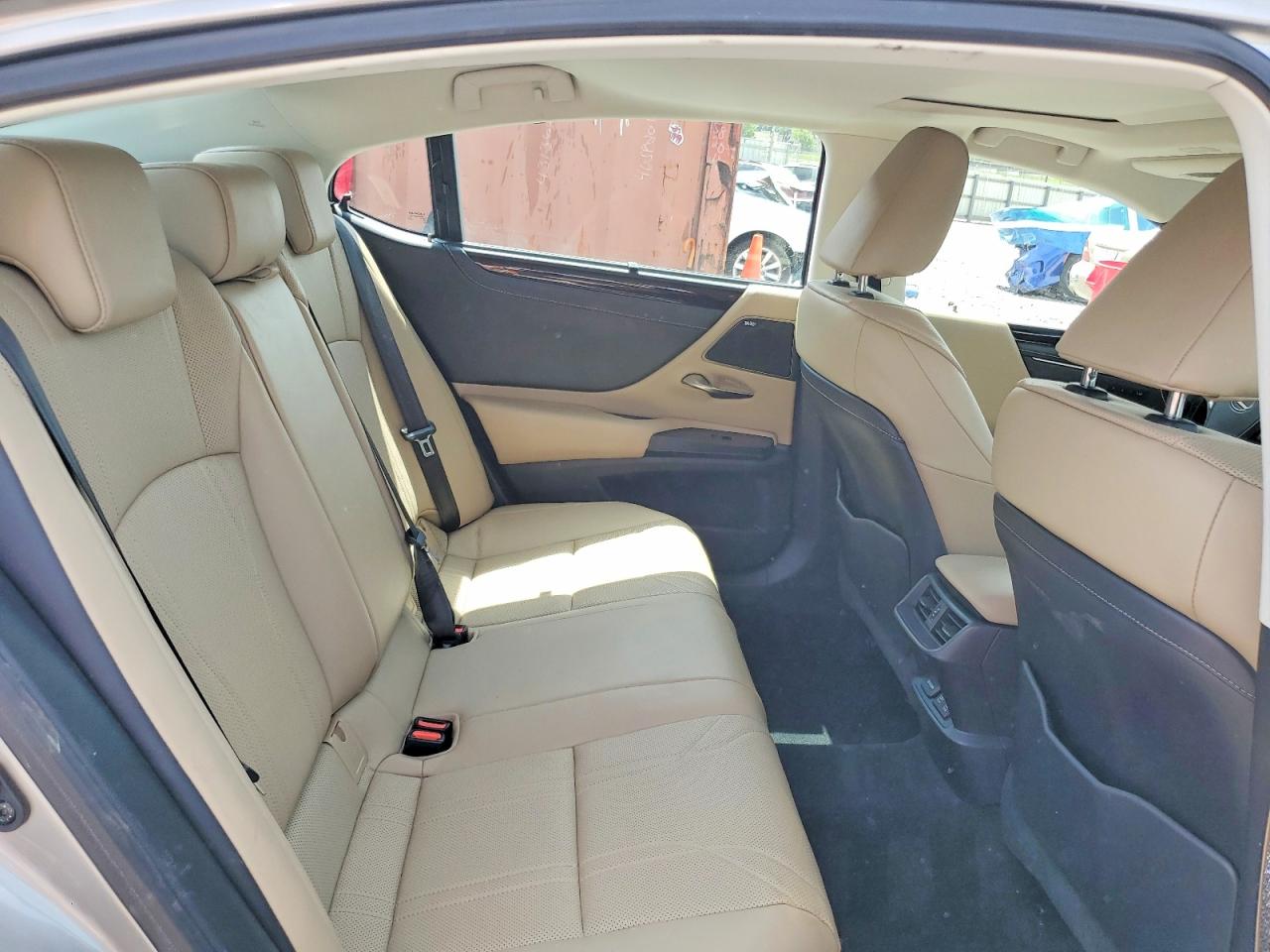 2020 LEXUS ES 300H ULTRA LUXURY photo 28