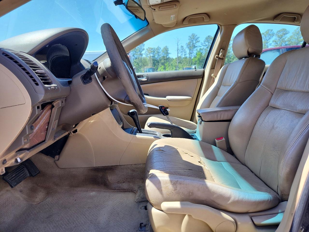 2004 HONDA ACCORD LX photo 7