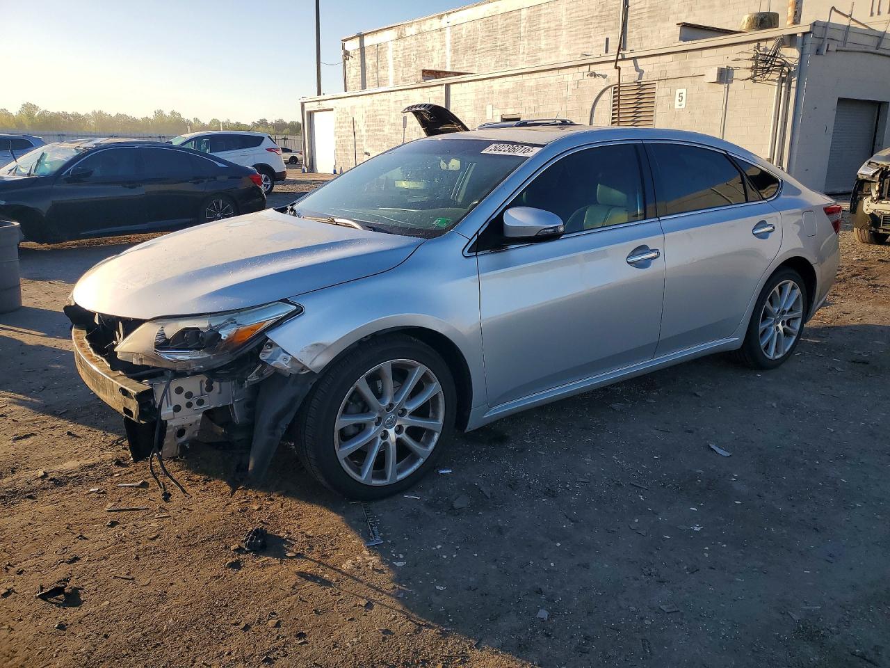 2013 TOYOTA AVALON