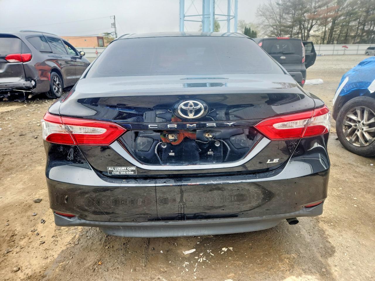 2018 TOYOTA CAMRY LE photo 16