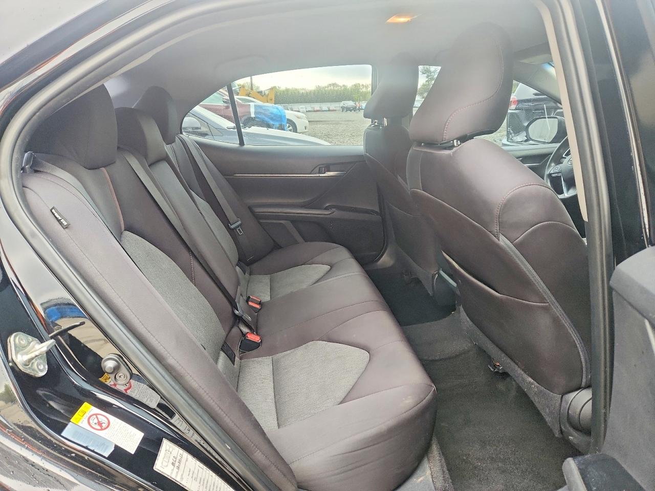 2018 TOYOTA CAMRY LE photo 28