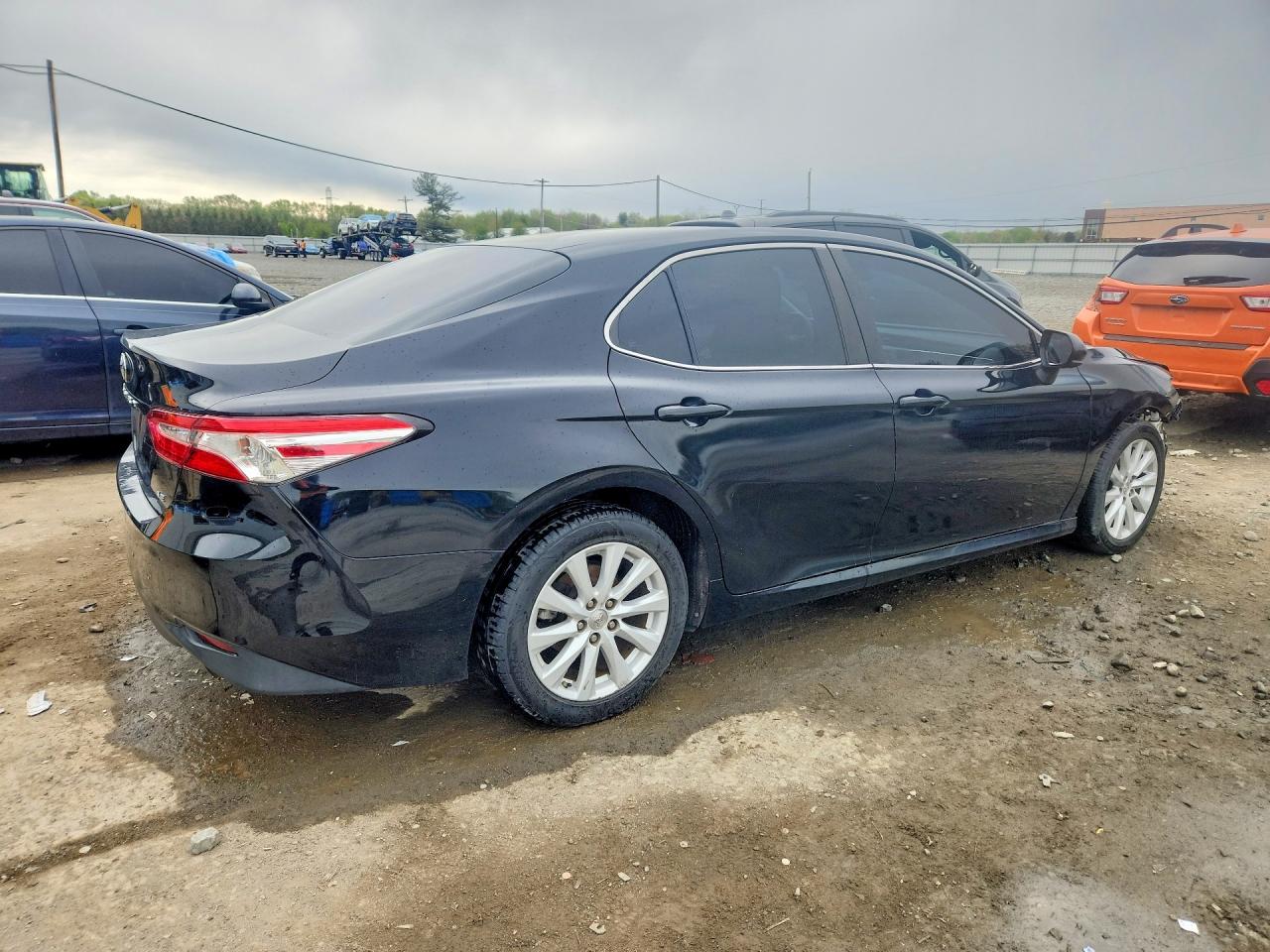2018 TOYOTA CAMRY LE photo 7