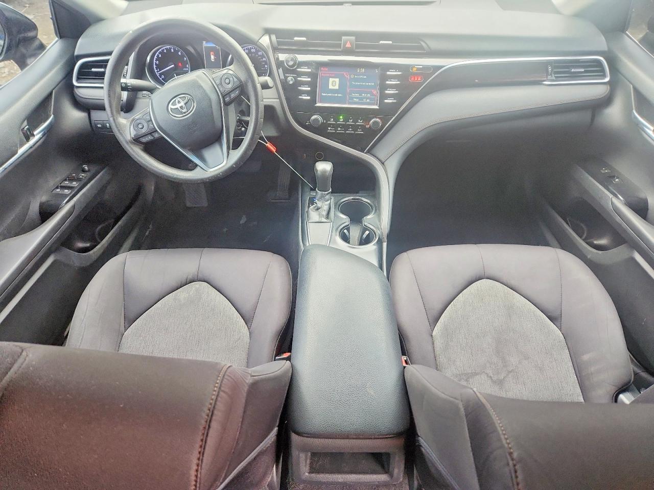 2018 TOYOTA CAMRY LE photo 22
