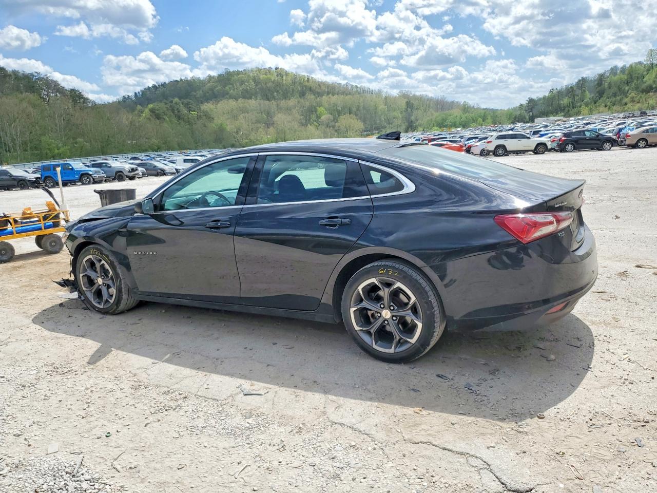 2022 CHEVROLET MALIBU LT photo 2