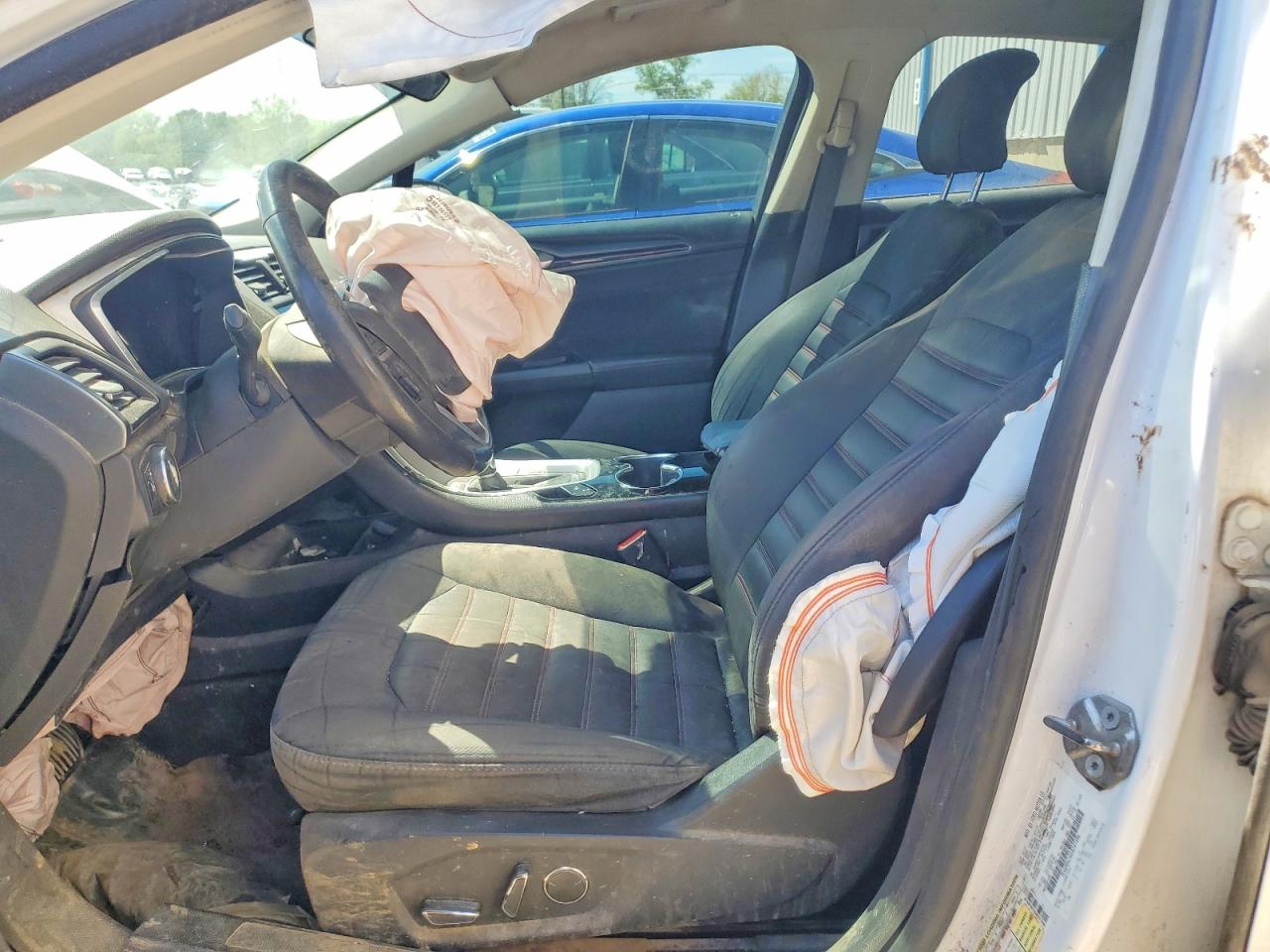 2016 FORD FUSION SE photo 19