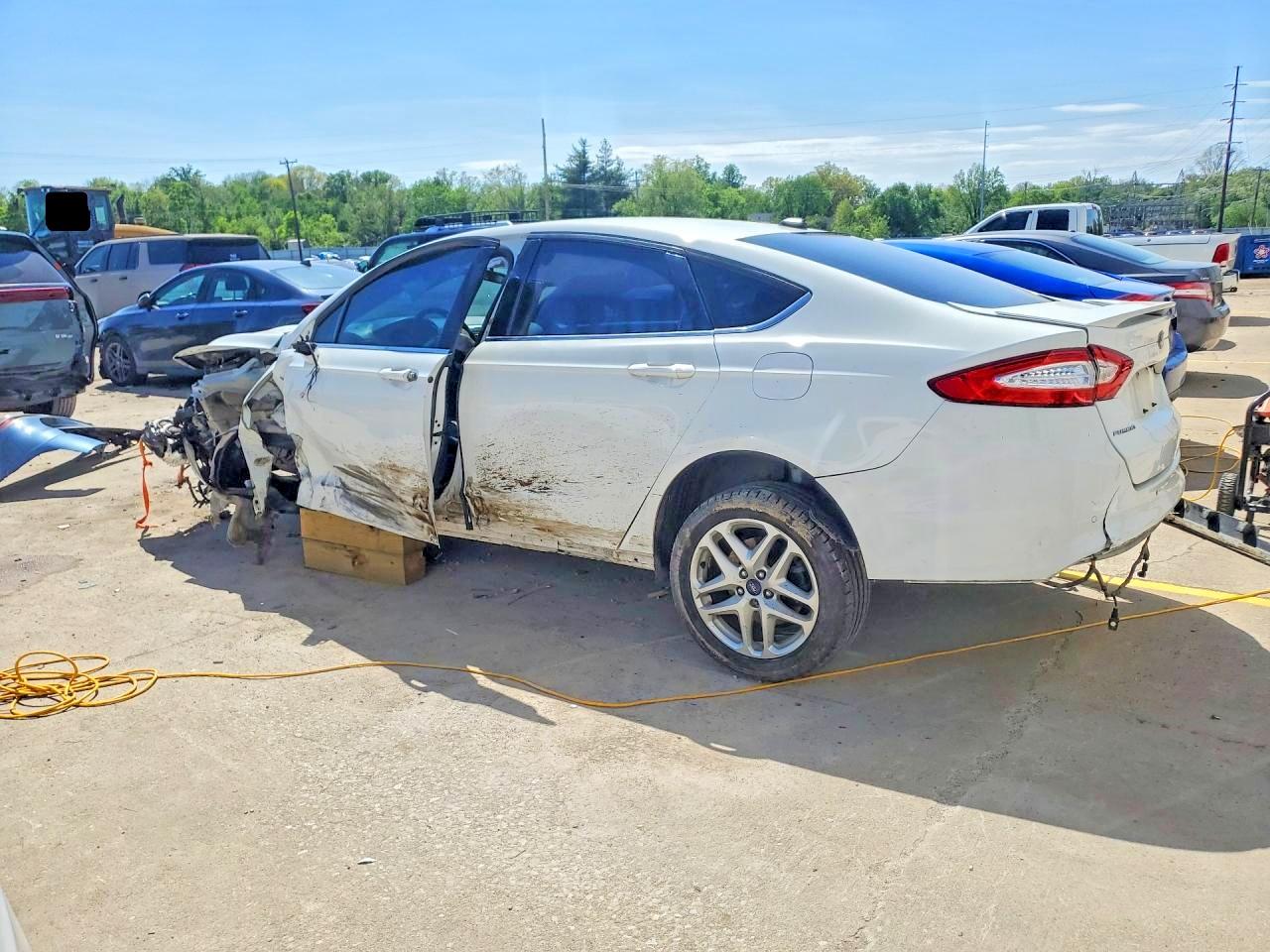 2016 FORD FUSION SE photo 4