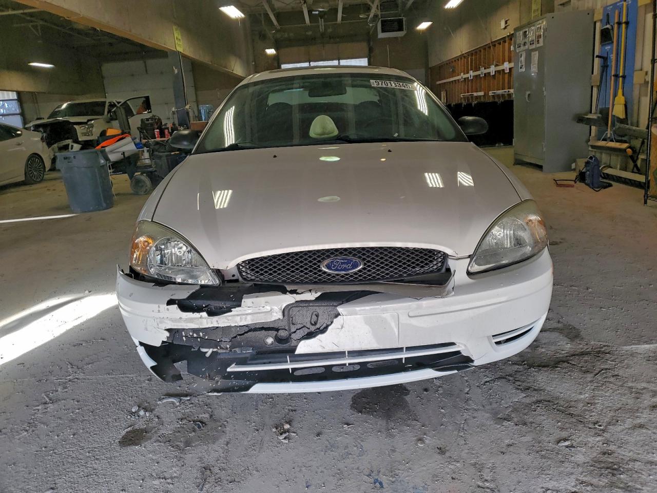 2004 FORD TAURUS SES photo 5