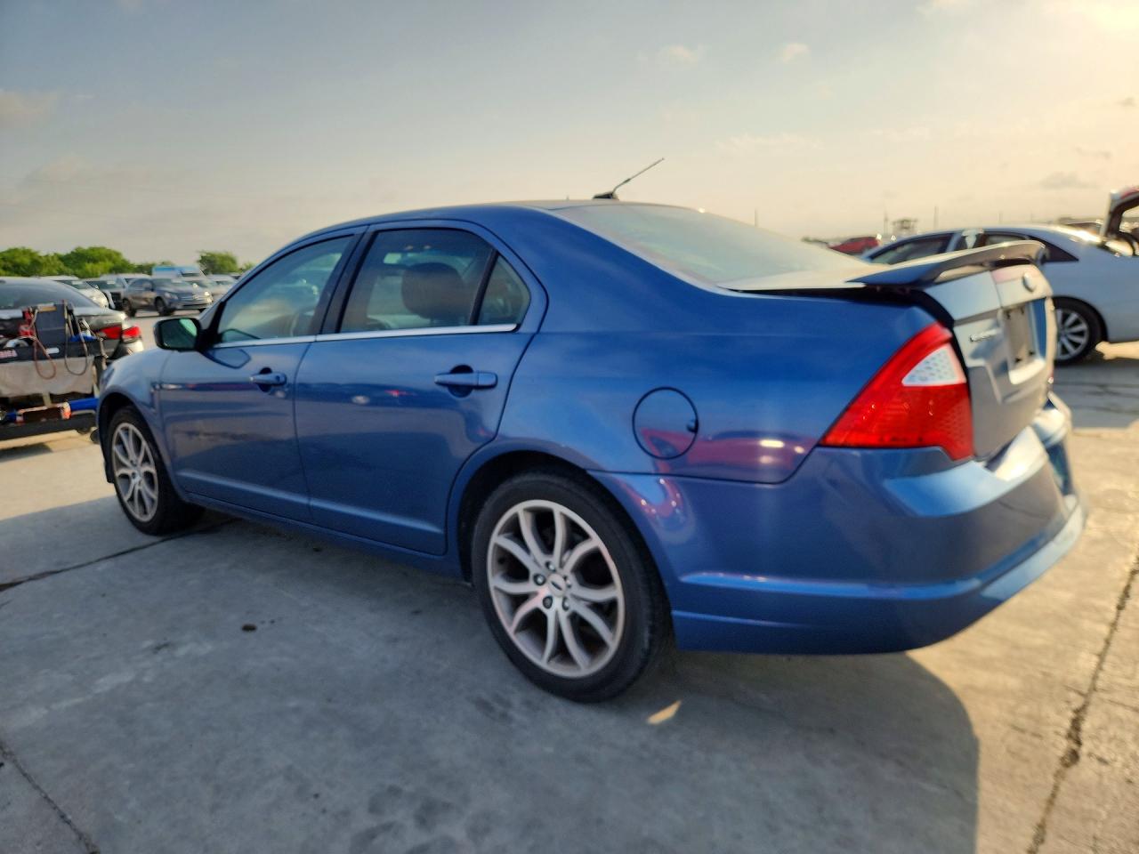 2010 FORD FUSION SE photo 4