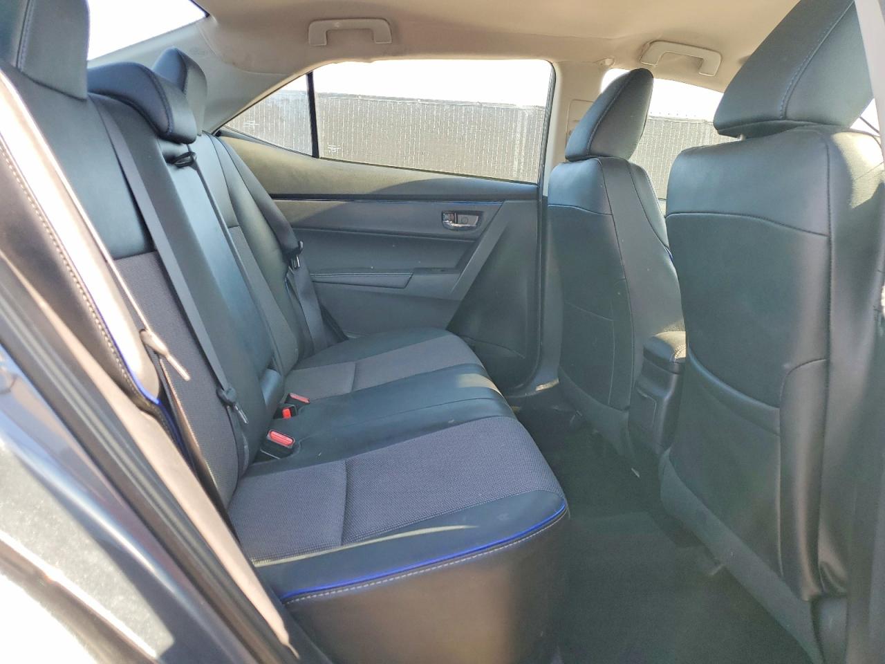 2017 TOYOTA COROLLA SE photo 28
