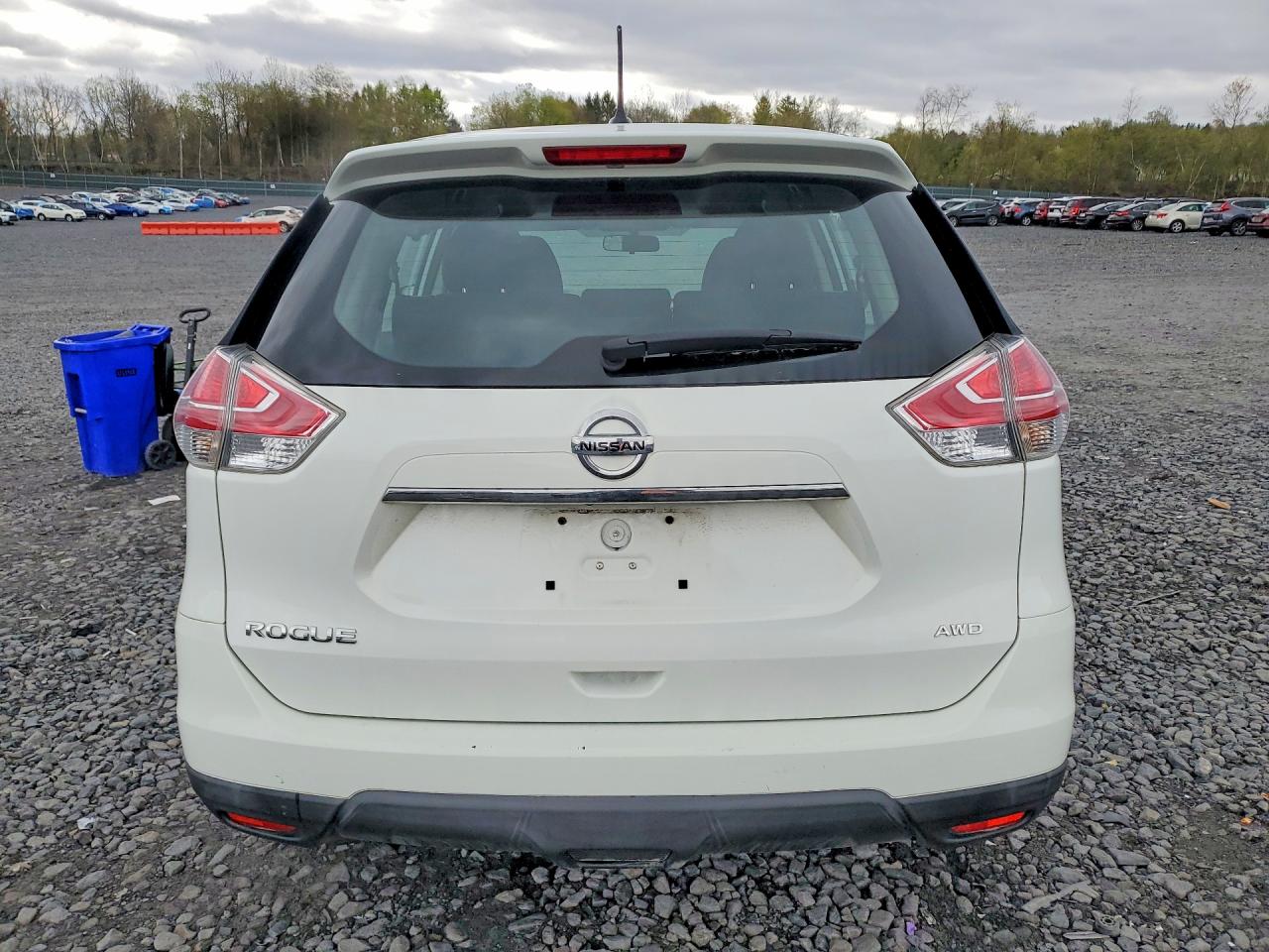 2016 NISSAN ROGUE S photo 11
