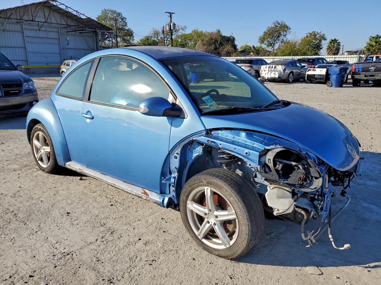 2010 VOLKSWAGEN NEW BEETLE photo 7