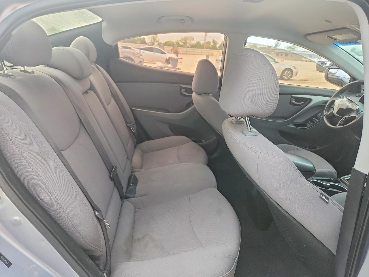 2015 HYUNDAI ELANTRA SE photo 19