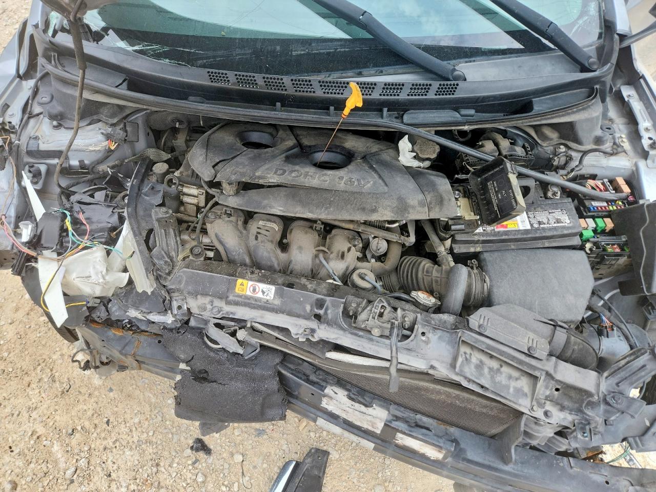 2015 HYUNDAI ELANTRA SE photo 21