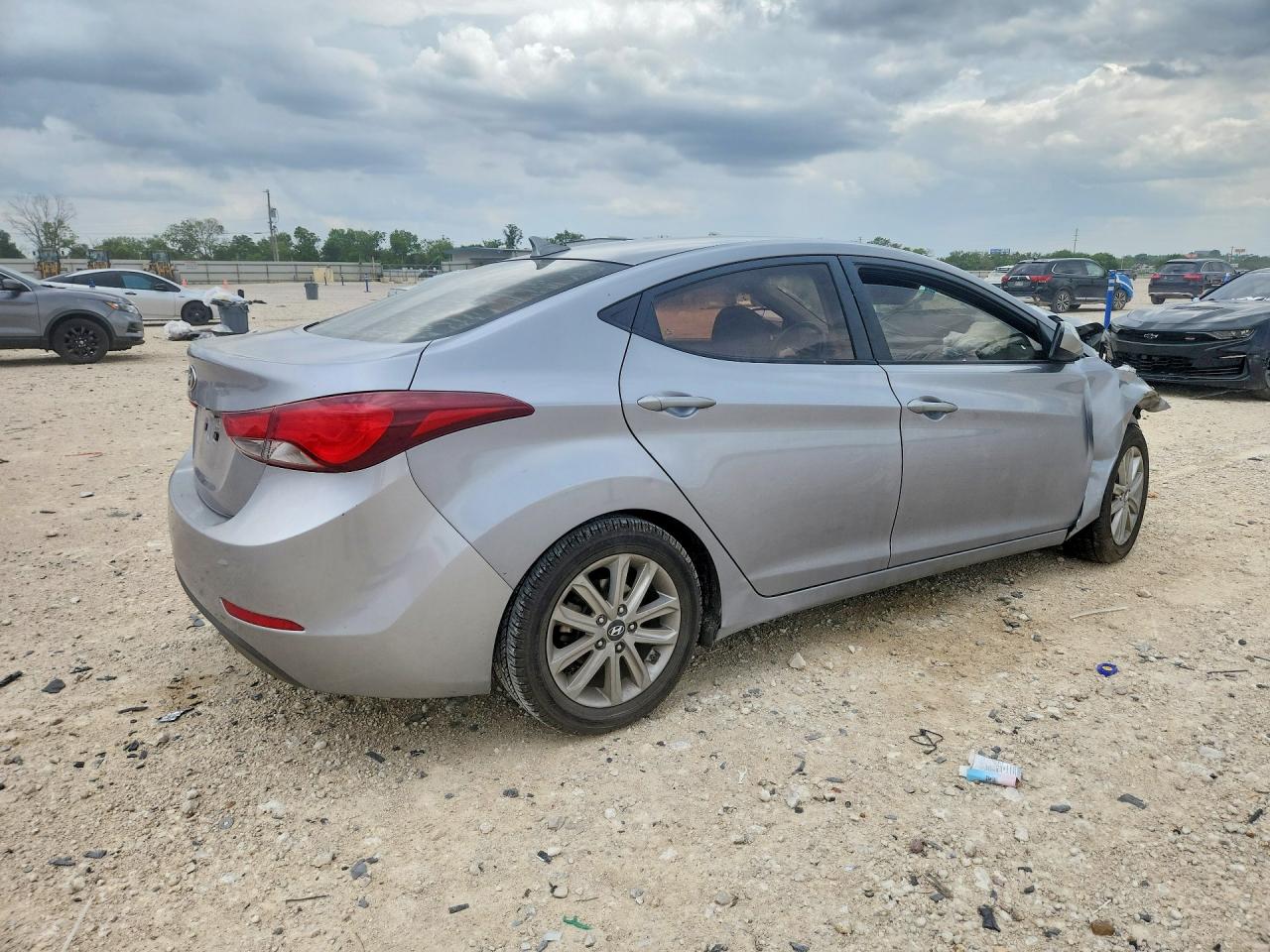2015 HYUNDAI ELANTRA SE photo 5