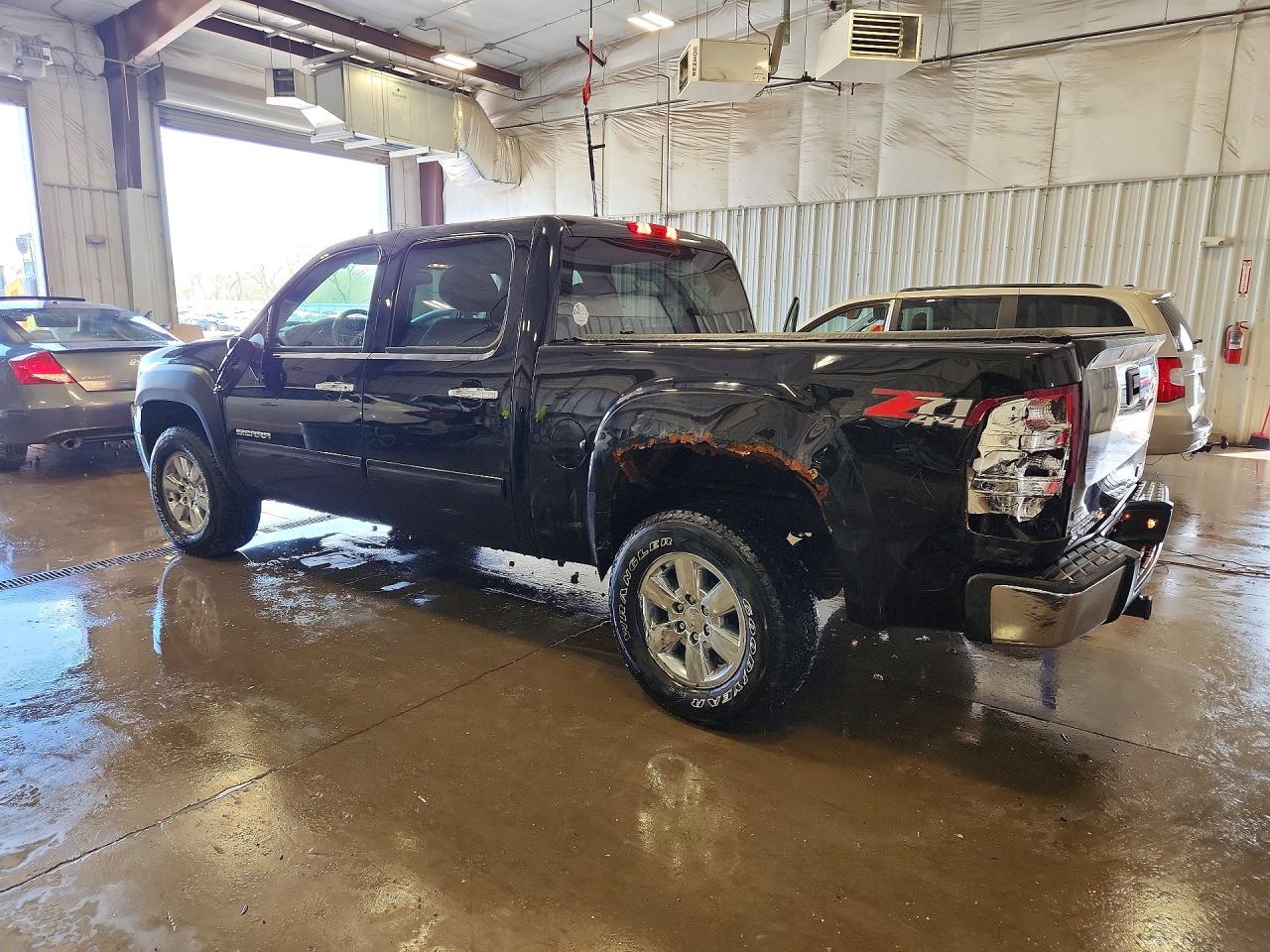 2011 GMC SIERRA K1500 SLE photo 2