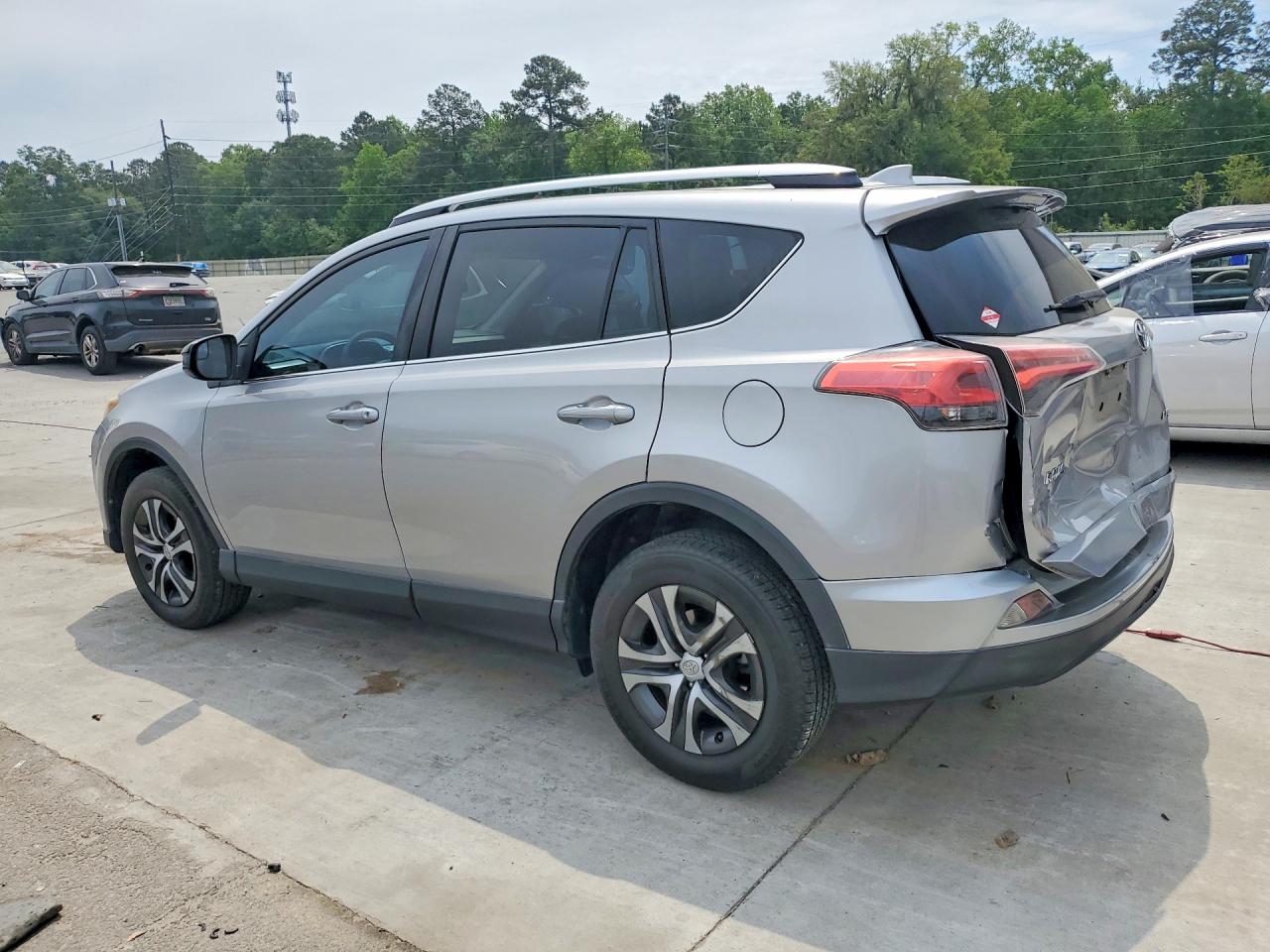 2016 TOYOTA RAV4 LE photo 4