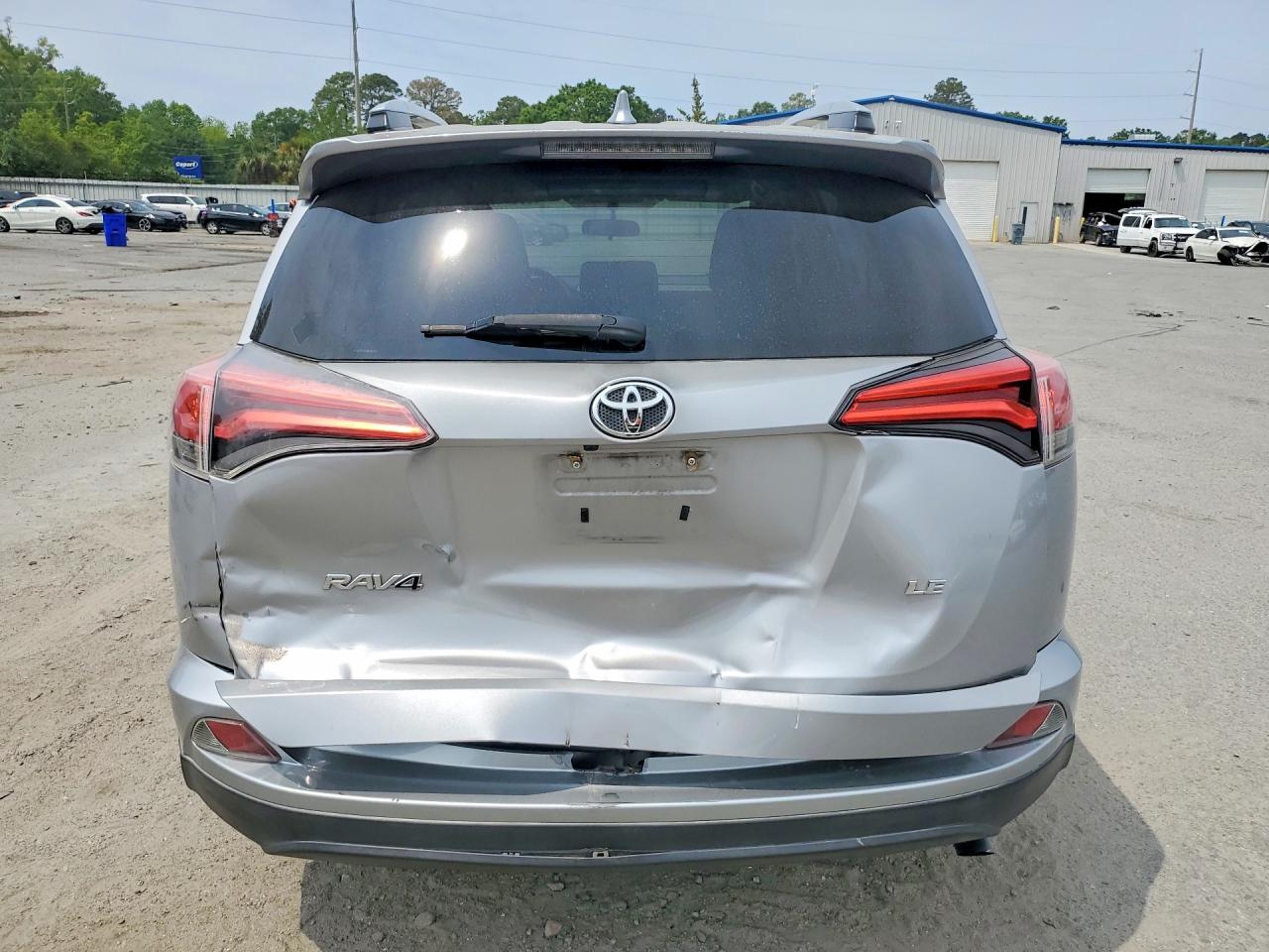 2016 TOYOTA RAV4 LE photo 16