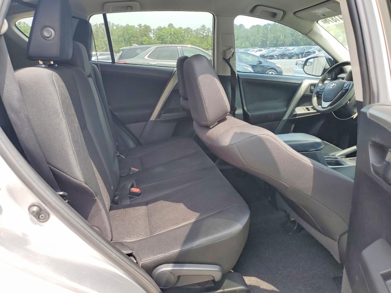 2016 TOYOTA RAV4 LE photo 31