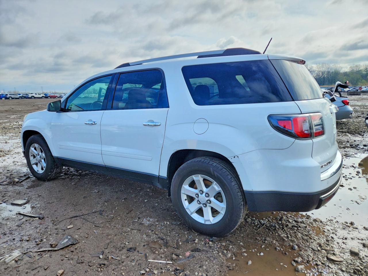2016 GMC ACADIA SLE photo 2