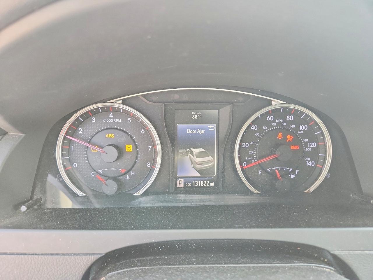 2015 TOYOTA CAMRY SE photo 9