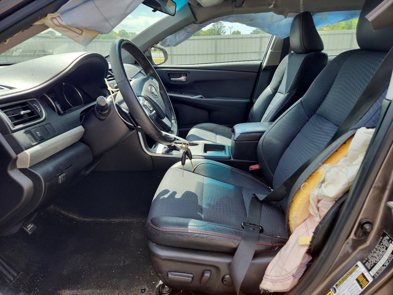 2015 TOYOTA CAMRY SE photo 7