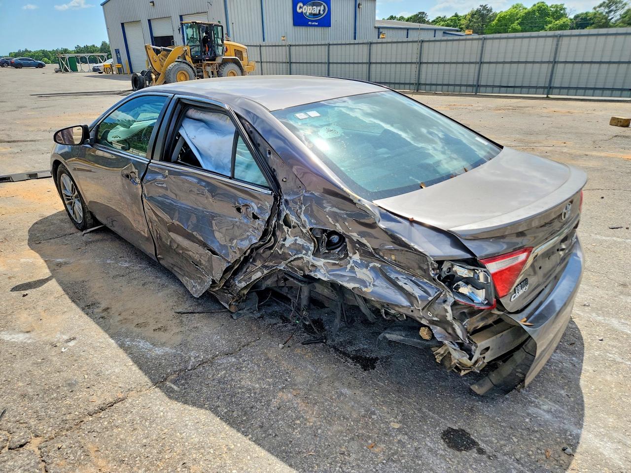 2015 TOYOTA CAMRY SE photo 2