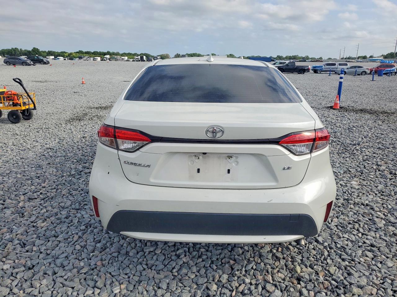2021 TOYOTA COROLLA LE photo 6