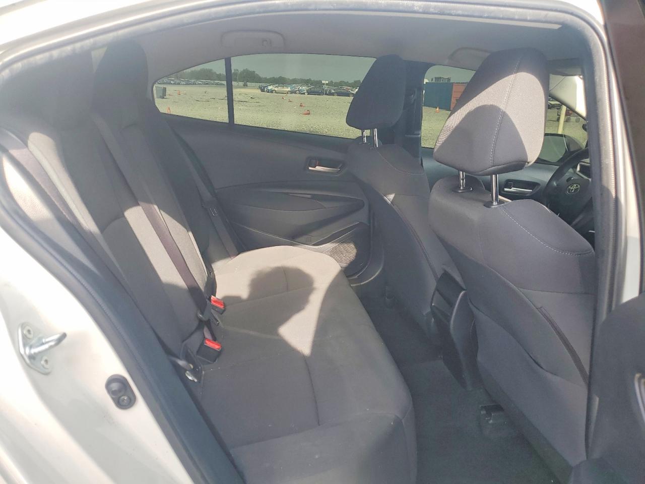 2021 TOYOTA COROLLA LE photo 10