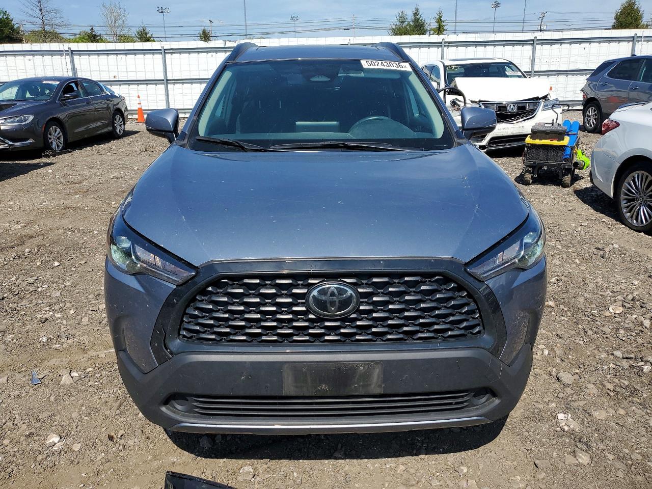 2023 TOYOTA COROLLA CROSS LE photo 13