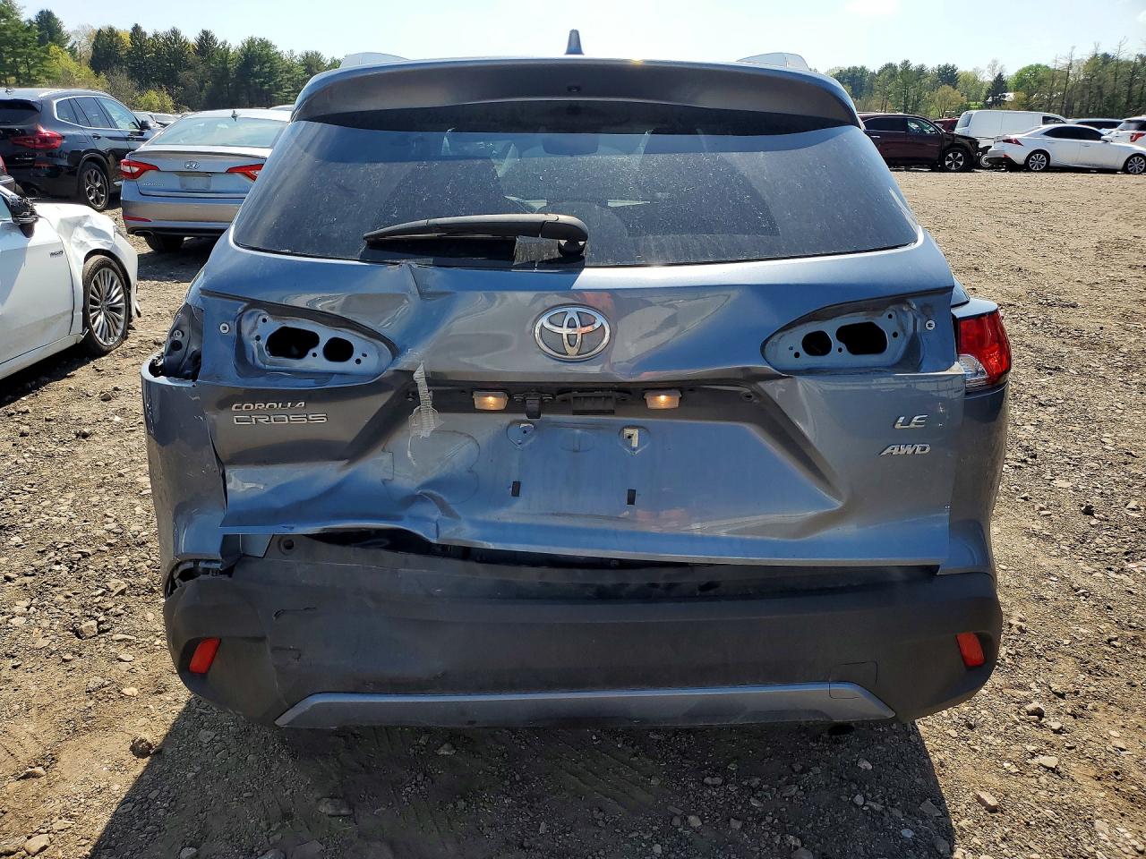 2023 TOYOTA COROLLA CROSS LE photo 16