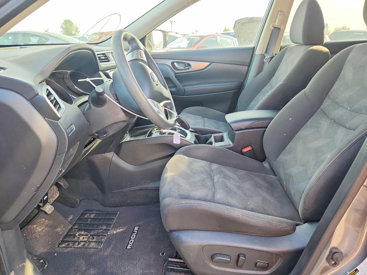 2016 NISSAN ROGUE SV photo 13