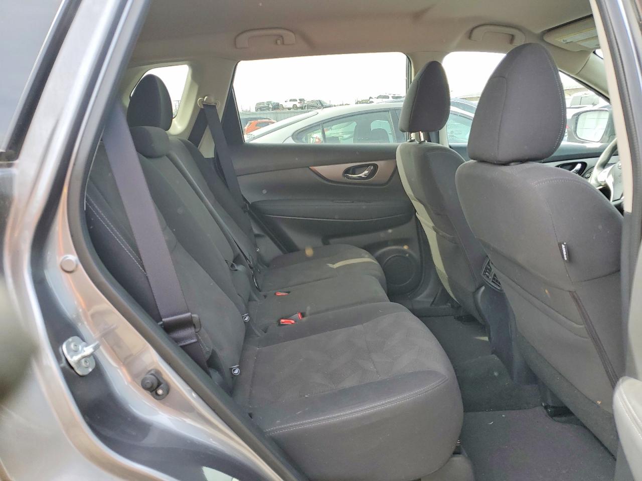 2016 NISSAN ROGUE SV photo 21